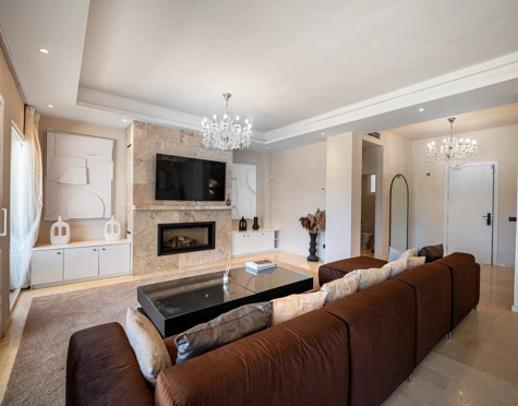 Villa for sale in Nueva Andalucia, Marbella
