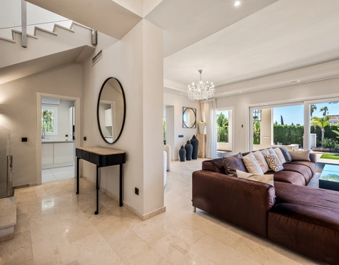 Villa for sale in Nueva Andalucia, Marbella