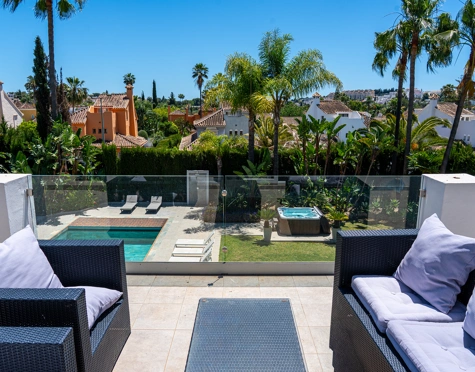 Villa for sale in Nueva Andalucia, Marbella