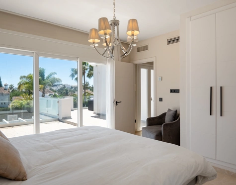 Villa for sale in Nueva Andalucia, Marbella
