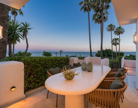 Apartamento Planta Baja en venta en Alcazaba Beach, Estepona East