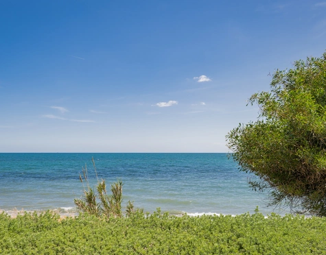Ground Floor Apartment for sale in Alcazaba Beach, Estepona East