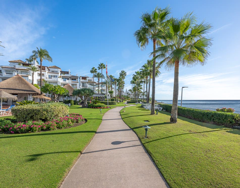 Ground Floor Apartment for sale in Alcazaba Beach, Estepona East