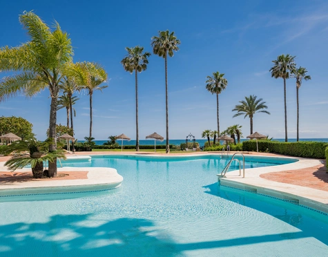 Ground Floor Apartment for sale in Alcazaba Beach, Estepona East