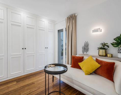 LUXURY SEAFRONT TOWNHOUSE ON THE GOLDEN MILE