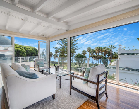 LUXURY SEAFRONT TOWNHOUSE ON THE GOLDEN MILE