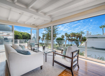LUXURY SEAFRONT TOWNHOUSE ON THE GOLDEN MILE