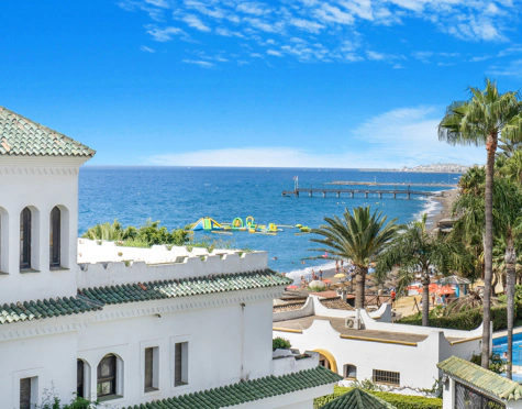 LUXURY SEAFRONT TOWNHOUSE ON THE GOLDEN MILE