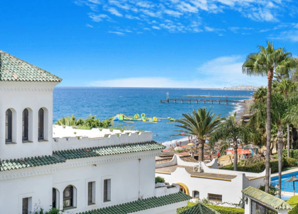 LUXURY SEAFRONT TOWNHOUSE ON THE GOLDEN MILE