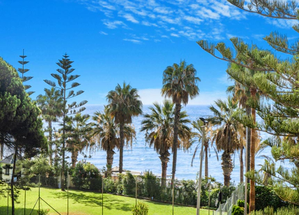 LUXURY SEAFRONT TOWNHOUSE ON THE GOLDEN MILE