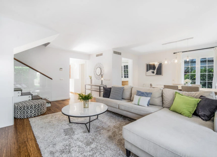 LUXURY SEAFRONT TOWNHOUSE ON THE GOLDEN MILE