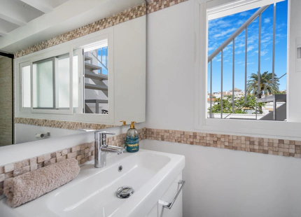 LUXURY SEAFRONT TOWNHOUSE ON THE GOLDEN MILE