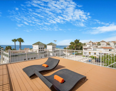 LUXURY SEAFRONT TOWNHOUSE ON THE GOLDEN MILE