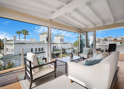LUXURY SEAFRONT TOWNHOUSE ON THE GOLDEN MILE