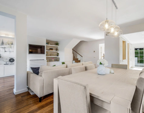 LUXURY SEAFRONT TOWNHOUSE ON THE GOLDEN MILE