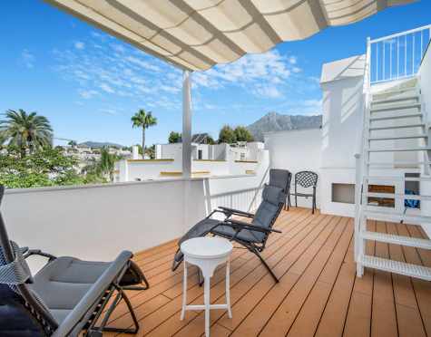 LUXURY SEAFRONT TOWNHOUSE ON THE GOLDEN MILE