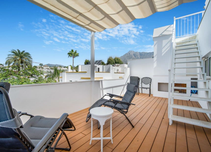 LUXURY SEAFRONT TOWNHOUSE ON THE GOLDEN MILE