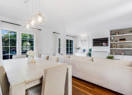 LUXURY SEAFRONT TOWNHOUSE ON THE GOLDEN MILE