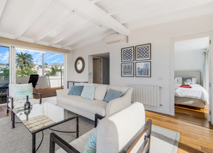 LUXURY SEAFRONT TOWNHOUSE ON THE GOLDEN MILE