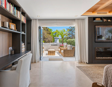 LUXURY APARTMENT ON THE GOLDEN MILE OF MARBELLA