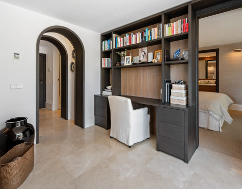 LUXURY APARTMENT ON THE GOLDEN MILE OF MARBELLA