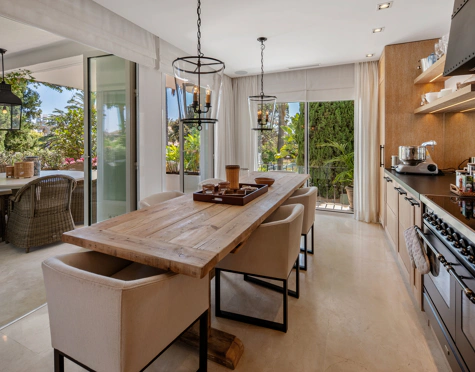 LUXURY APARTMENT ON THE GOLDEN MILE OF MARBELLA