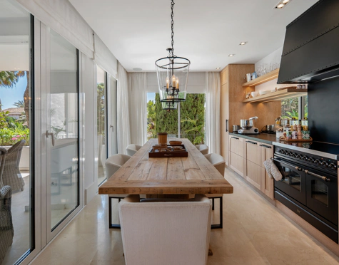 LUXURY APARTMENT ON THE GOLDEN MILE OF MARBELLA