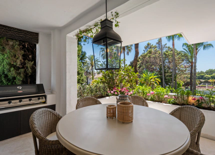LUXURY APARTMENT ON THE GOLDEN MILE OF MARBELLA