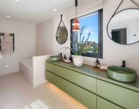 Villa en venta en Nueva Andalucia, Marbella