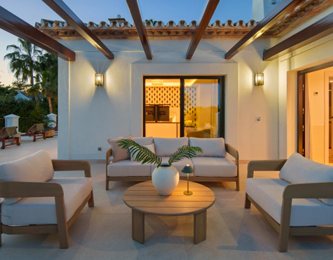 Villa en venta en Nueva Andalucia, Marbella