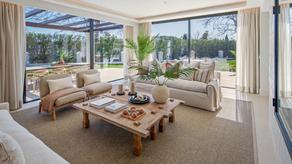 Villa for sale in Nueva Andalucia, Marbella