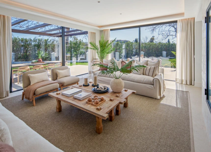 LUXURY FRONTLINE GOLF VILLA IN NUEVA ANDALUCIA