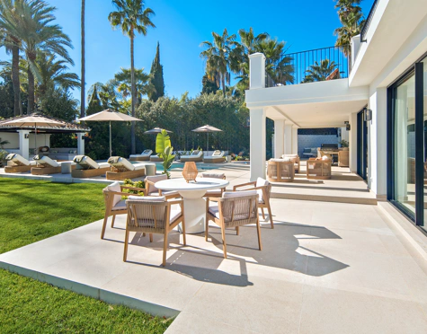 Villa en venta en Nueva Andalucia, Marbella