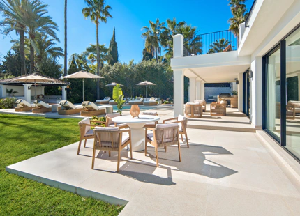 LUXURY FRONTLINE GOLF VILLA IN NUEVA ANDALUCIA