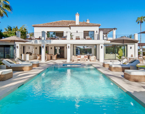 Villa en venta en Nueva Andalucia, Marbella