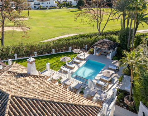 Villa en venta en Nueva Andalucia, Marbella