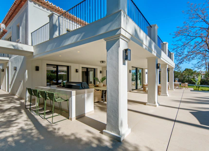 LUXURY FRONTLINE GOLF VILLA IN NUEVA ANDALUCIA