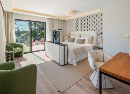 LUXURY FRONTLINE GOLF VILLA IN NUEVA ANDALUCIA
