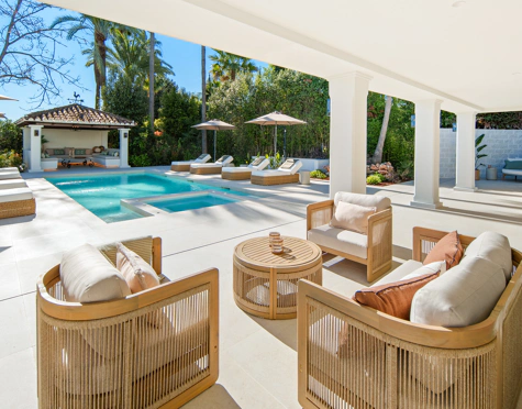 Villa en venta en Nueva Andalucia, Marbella