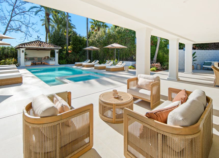 LUXURY FRONTLINE GOLF VILLA IN NUEVA ANDALUCIA