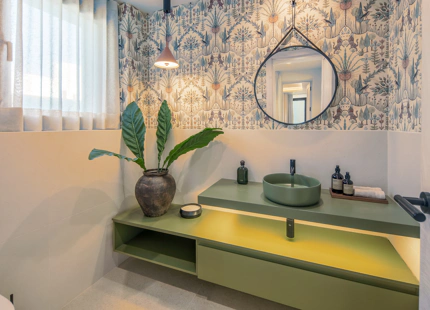 LUXURY FRONTLINE GOLF VILLA IN NUEVA ANDALUCIA