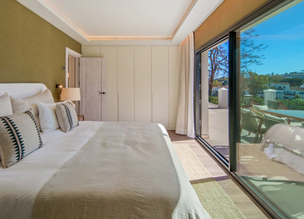 LUXURY FRONTLINE GOLF VILLA IN NUEVA ANDALUCIA