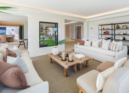 LUXURY FRONTLINE GOLF VILLA IN NUEVA ANDALUCIA