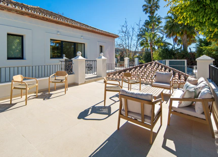 LUXURY FRONTLINE GOLF VILLA IN NUEVA ANDALUCIA