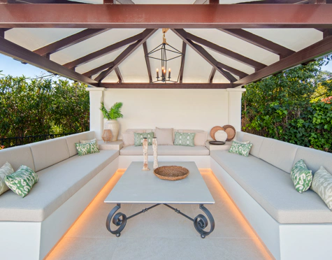 Villa en venta en Nueva Andalucia, Marbella