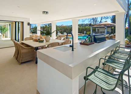 LUXURY FRONTLINE GOLF VILLA IN NUEVA ANDALUCIA