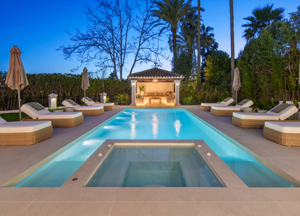 LUXURY FRONTLINE GOLF VILLA IN NUEVA ANDALUCIA