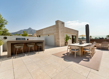 EXCLUSIVE DUPLEX PENTHOUSE ON THE GOLDEN MILE OF MARBELLA