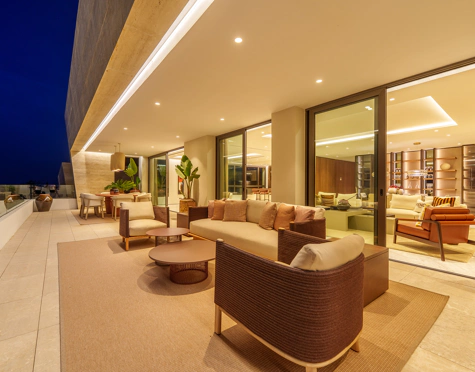 EXCLUSIVE DUPLEX PENTHOUSE ON THE GOLDEN MILE OF MARBELLA
