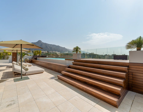 EXCLUSIVE DUPLEX PENTHOUSE ON THE GOLDEN MILE OF MARBELLA